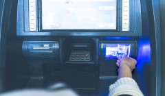 ATM領6千吐3萬，貪男A錢詐欺判刑